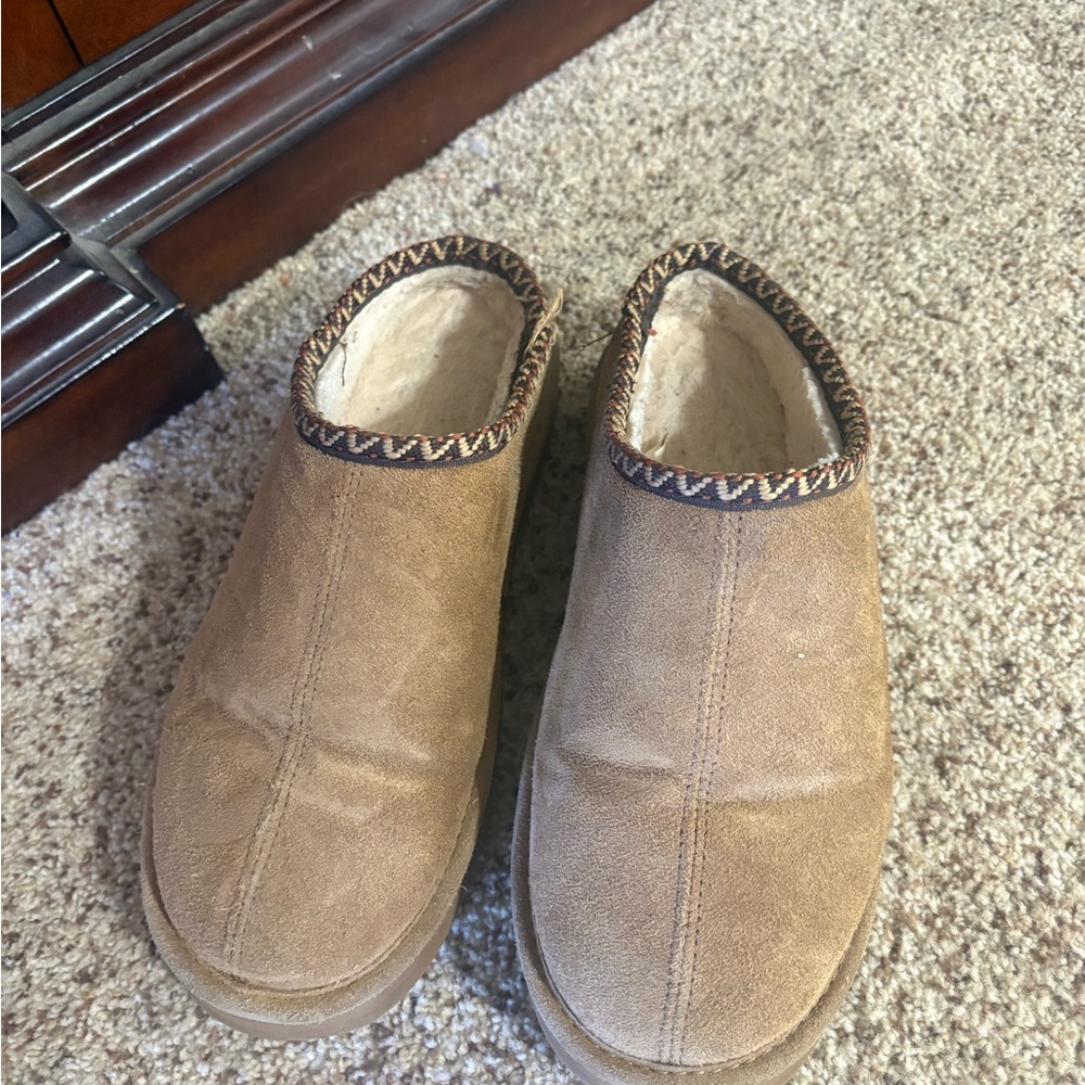 Cozy BearPaw Tan Slip-On Slippers